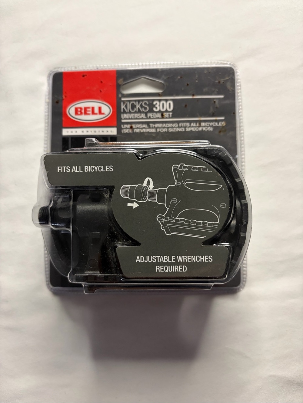 New Bell Univeral Kicks 300 Bicycle Pedal Set Fit All Bikes Color Black